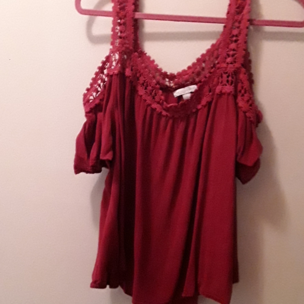 Cold shoulder crochet top